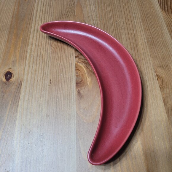 NORITAKE Colorwave Raspberry Crescent Plate - Picture 1 of 2